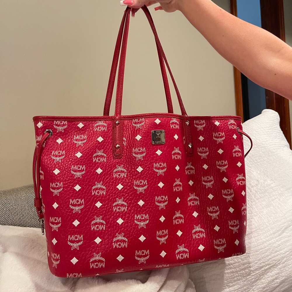 Mcm tote bag red spring collection white monogram with receipt & matching pouch